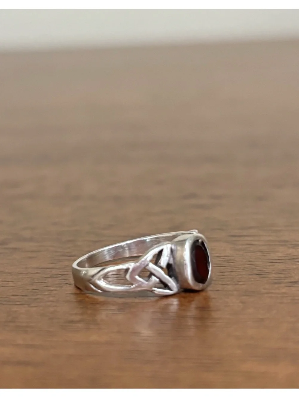 Sterling Silver 925 Celtic Knot Oval Red Garnet Ring Size 5